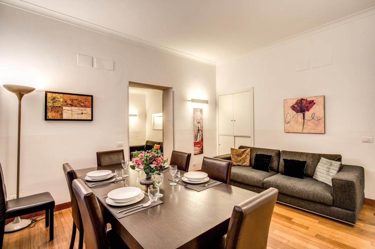 Holiday Apartment Bernini Near The Trevi Fountain - 4 Bedroom Roma Exterior foto