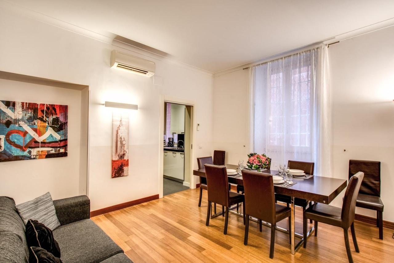 Holiday Apartment Bernini Near The Trevi Fountain - 4 Bedroom Roma Exterior foto