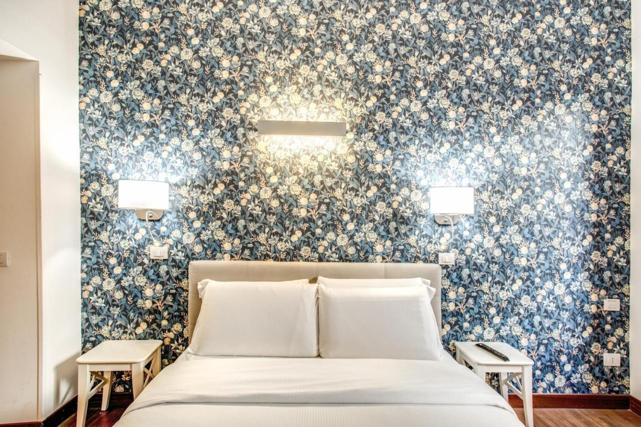 Holiday Apartment Bernini Near The Trevi Fountain - 4 Bedroom Roma Exterior foto