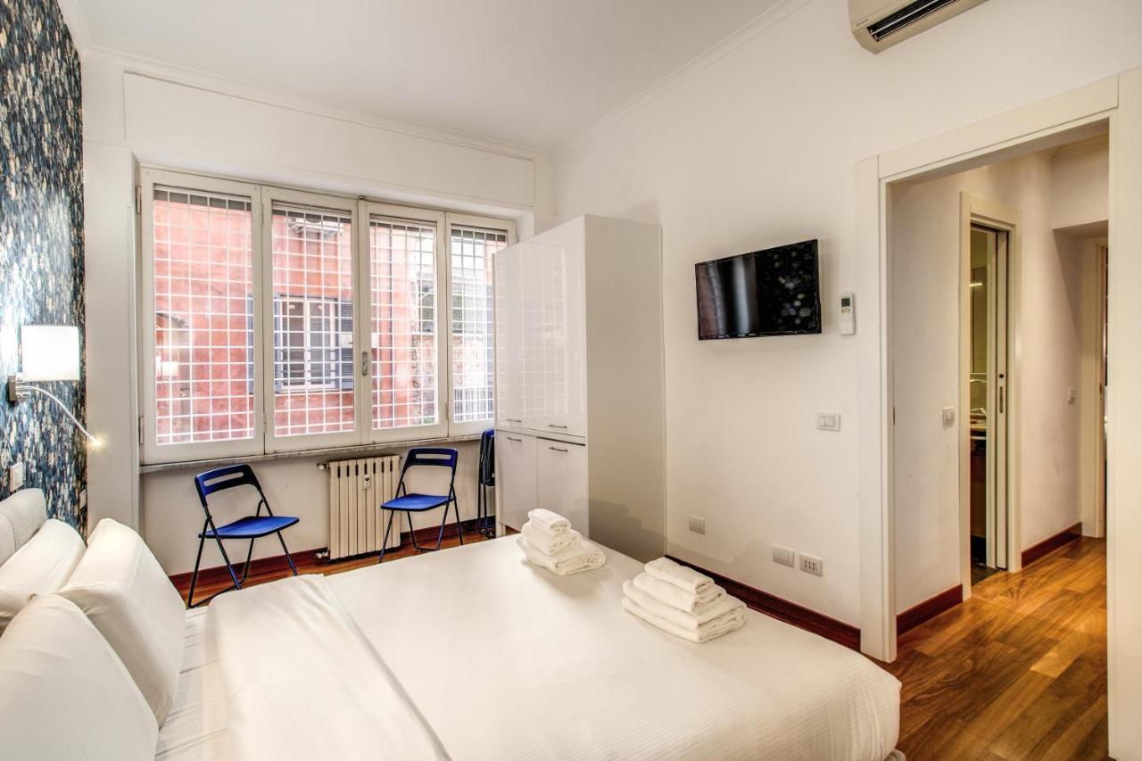Holiday Apartment Bernini Near The Trevi Fountain - 4 Bedroom Roma Exterior foto