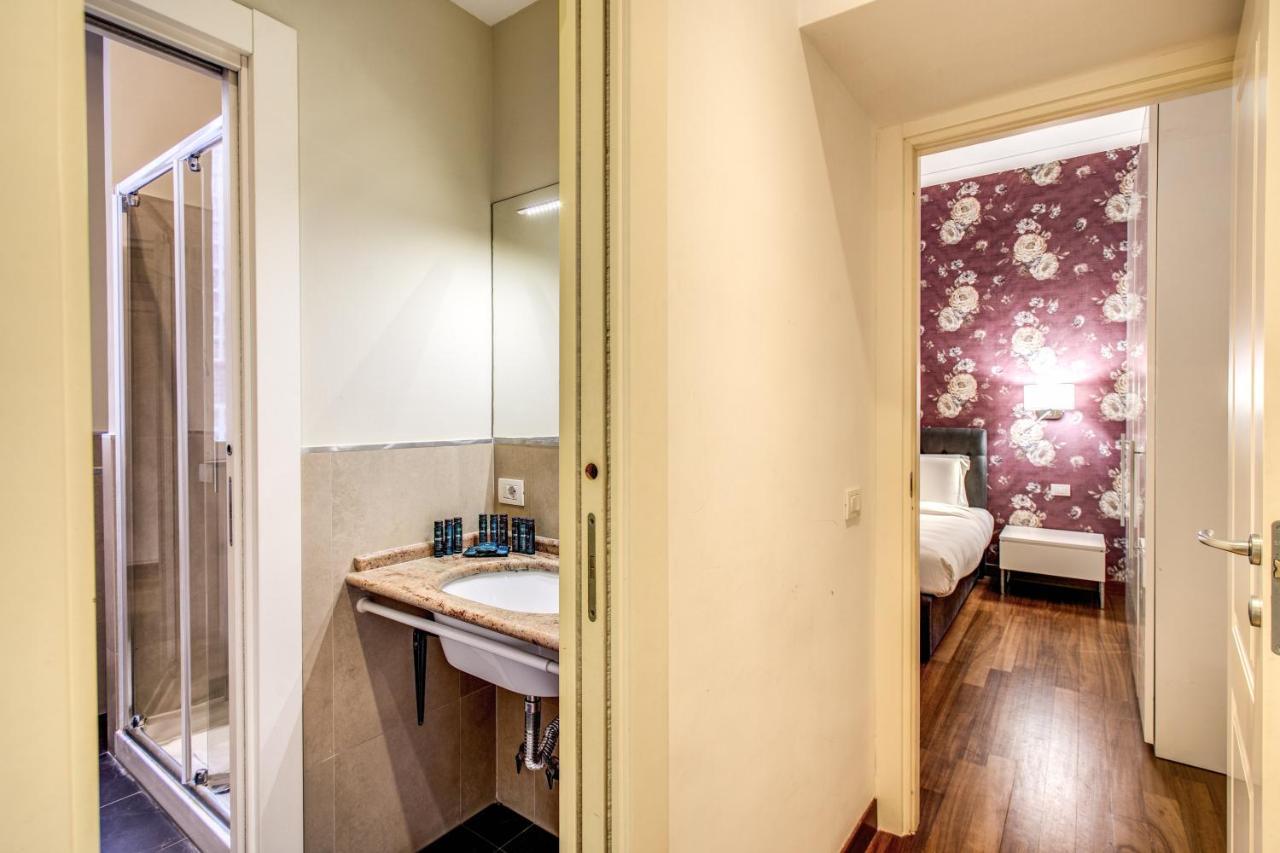 Holiday Apartment Bernini Near The Trevi Fountain - 4 Bedroom Roma Exterior foto